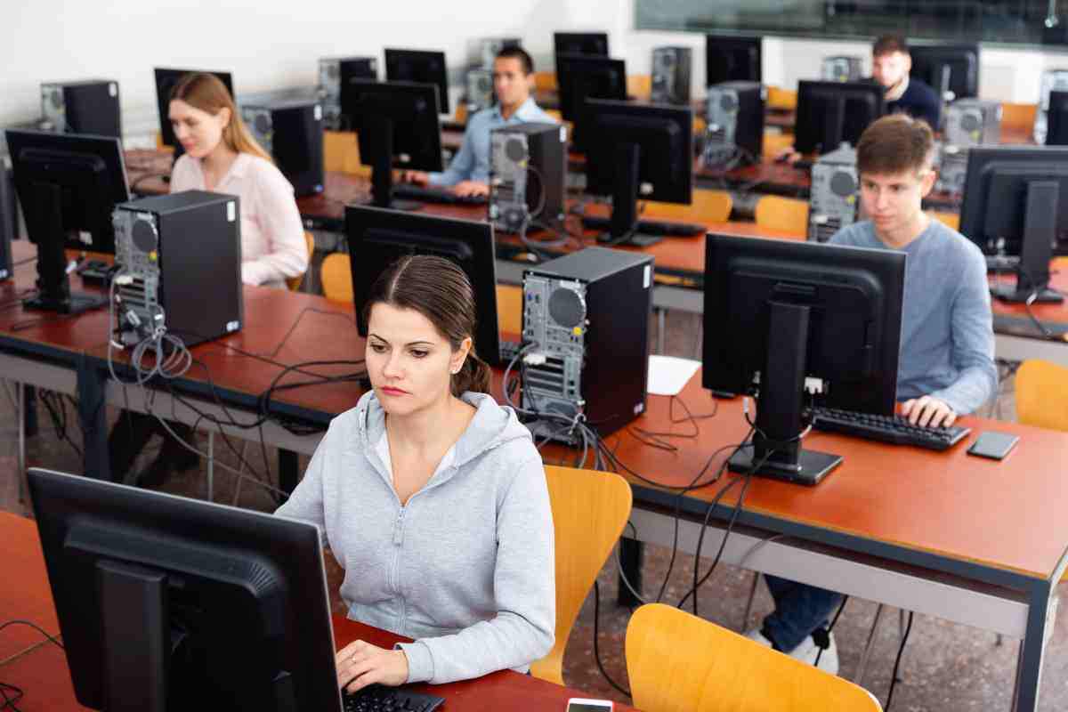 Ragazzi al computer