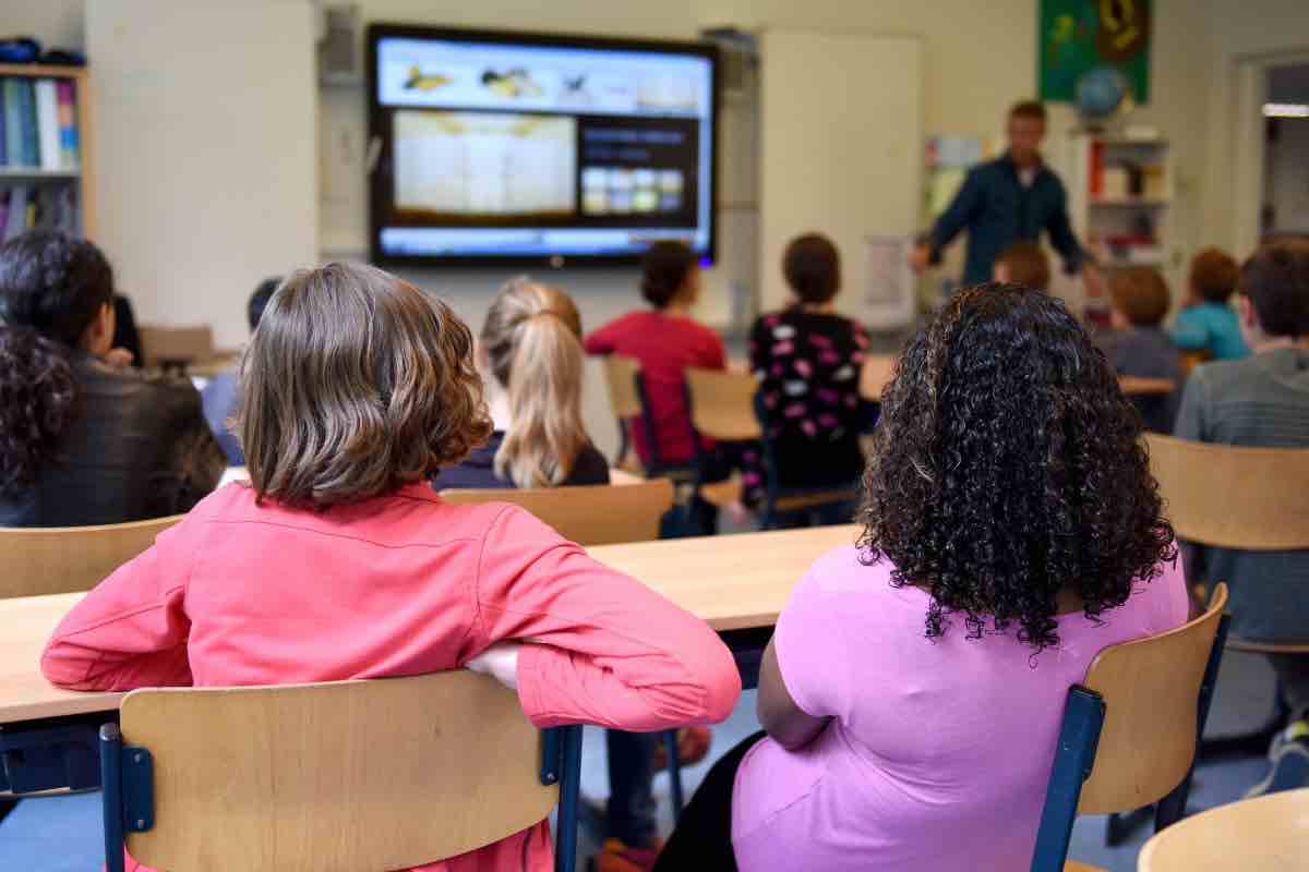 Aula scolastica con alunni